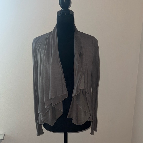 Elie Tahari Tops - Elie‎ Tahari Sz XS gray Silk Cascade front lightweight cardigan long sleeves